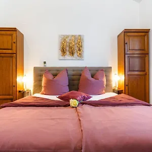 https://villa-kamenica-kras.primorje-gorskikotar.com