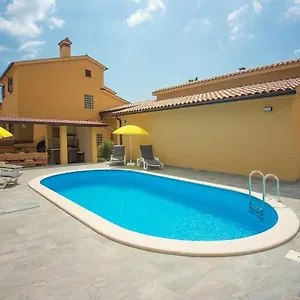 https://villetta-ambrosiana.in-istria.net