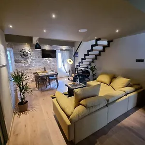 https://modern-dc-old-town-apartament.in-istria.net